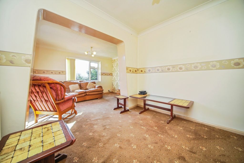 Property photo 2 of 17 Photo