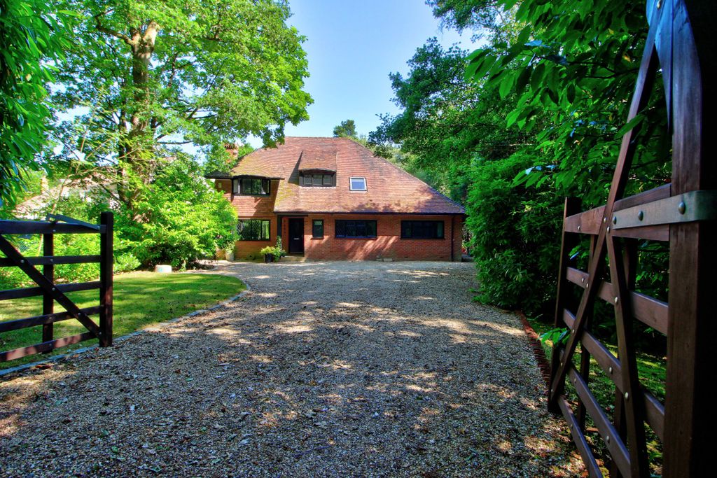 Property photo 3 of 35