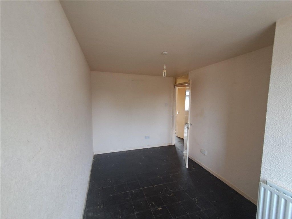 Property photo 3 of 5 Bedroom