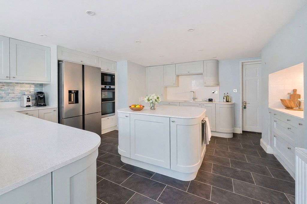 Property photo 2 of 11 Picture No. 71