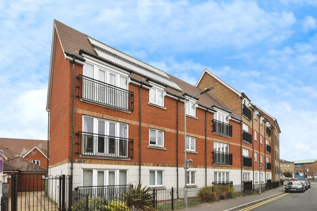 Property photo 1 of 17