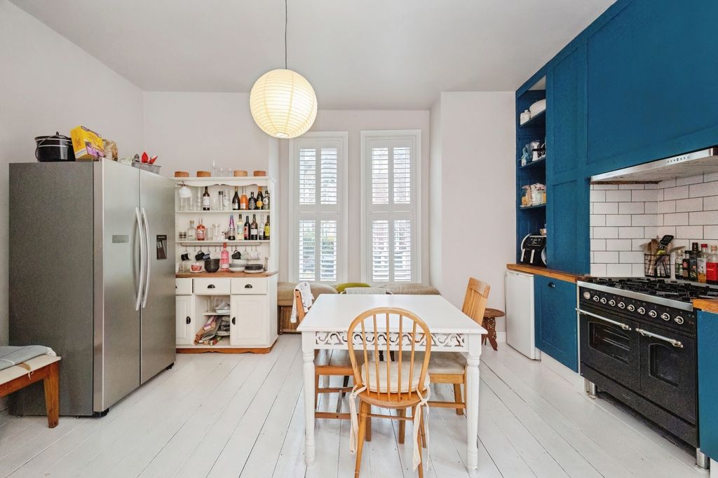 Property photo 3 of 41 Pbox-Img.Jpg