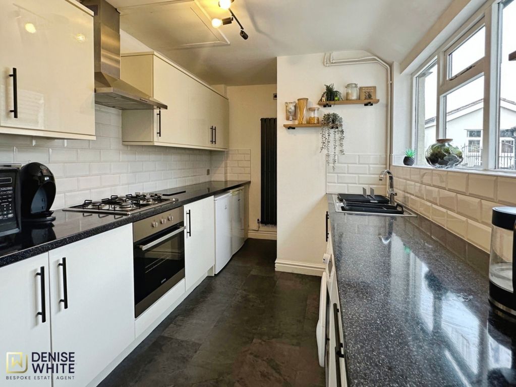 Property photo 3 of 38 Kitchen