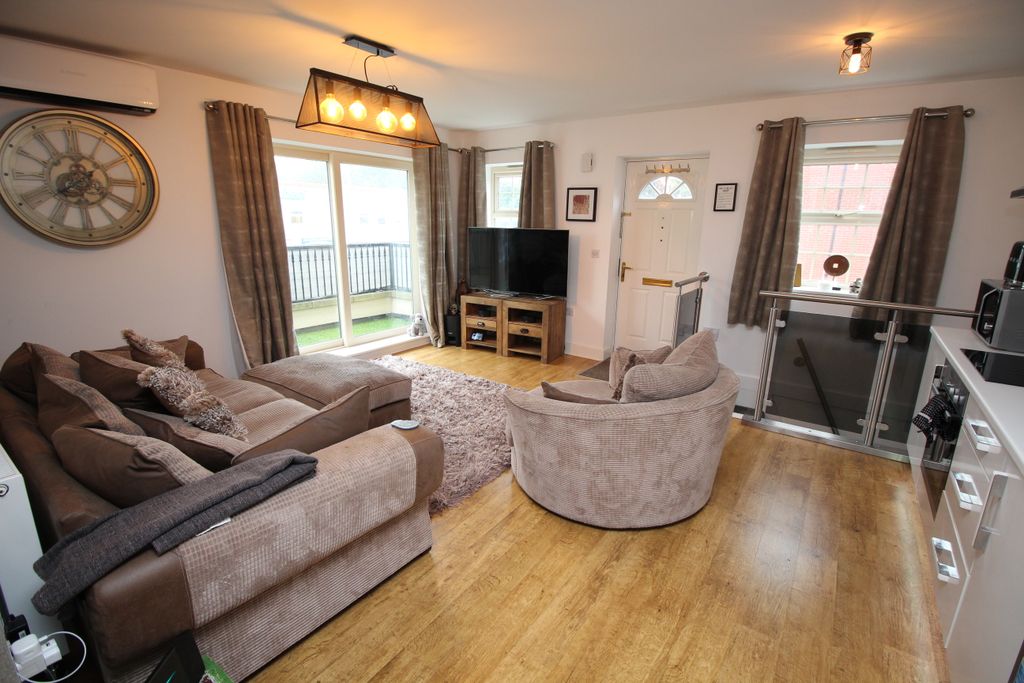 Property photo 3 of 15