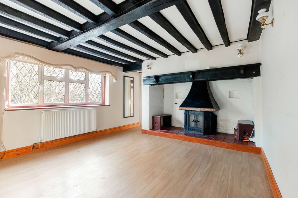 Property photo 2 of 37