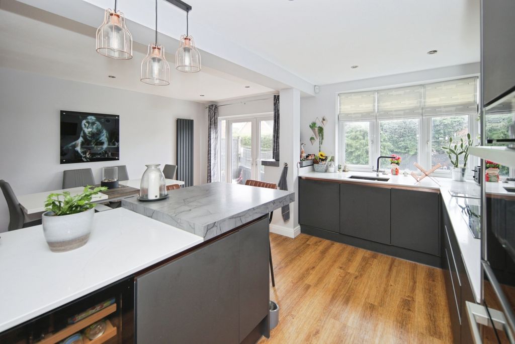 Property photo 2 of 19 Pbox-Img.Jpg