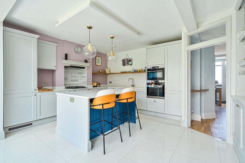 Property photo 3 of 13 1477079-31-6A290E...