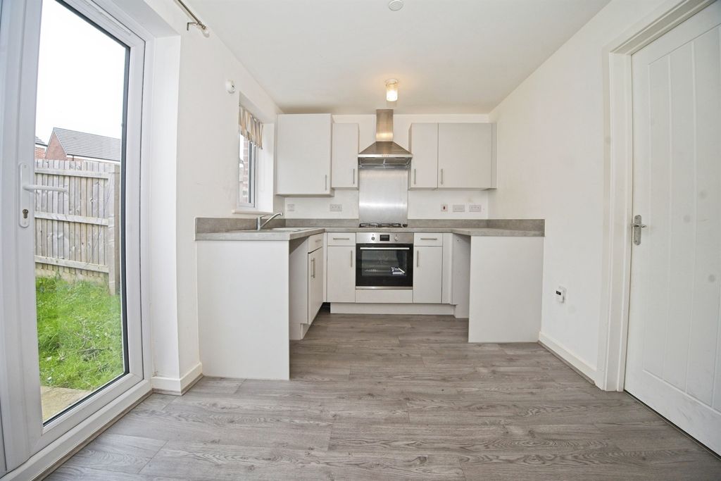 Property photo 3 of 26