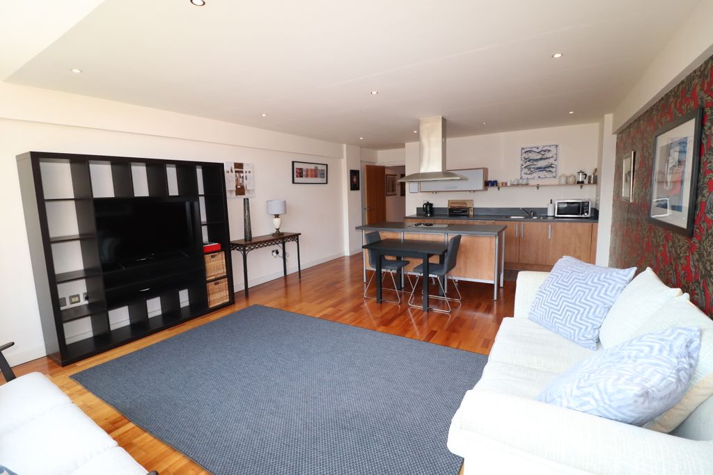 Property photo 3 of 13 Photo 03