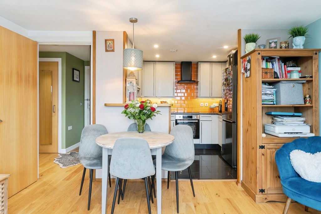 Property photo 3 of 19 Pbox-Img.Jpg