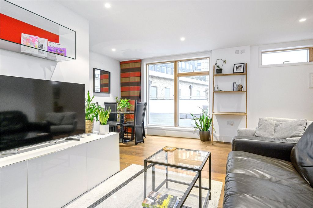 Property photo 1 of 16 Reception