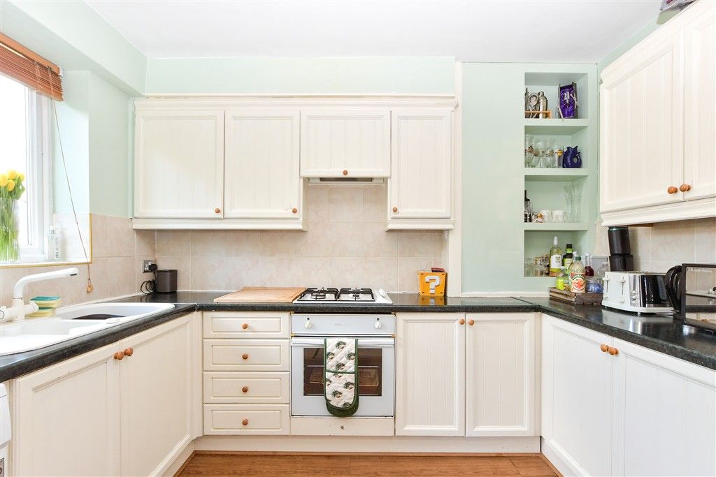 Property photo 1 of 11 Kitchen