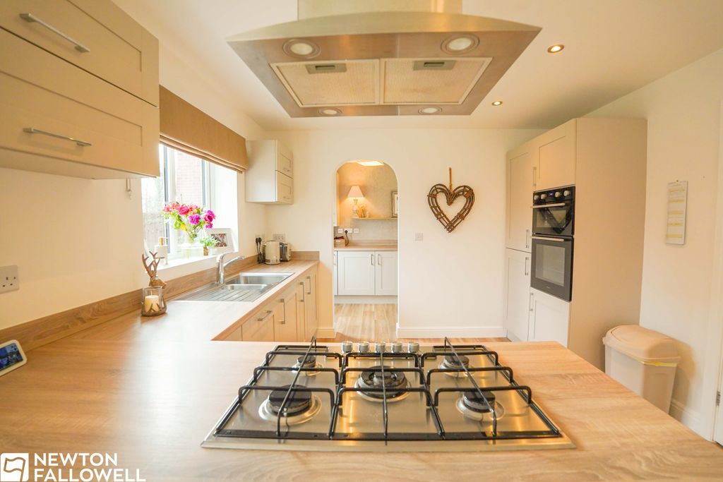 Property photo 3 of 19