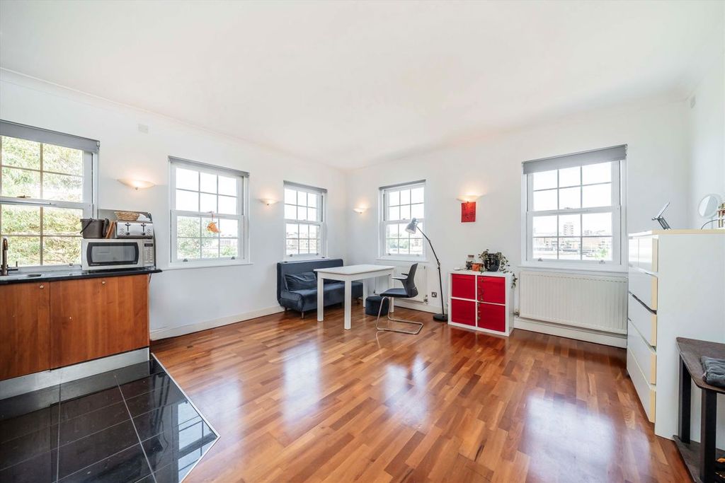Property photo 2 of 7