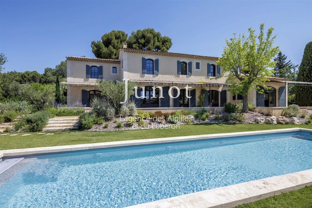 Property photo 1 of 27 New House - Maussane Les Alpilles
