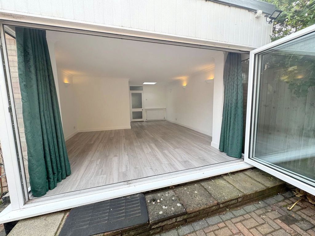 Property photo 3 of 10 Picture No. 22