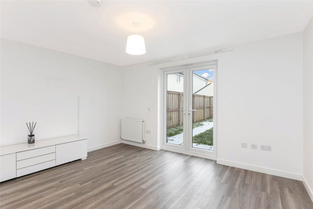 Property photo 2 of 21 Picture No. 03