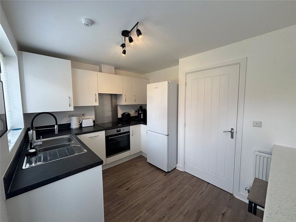 Property photo 3 of 14 Kitchen