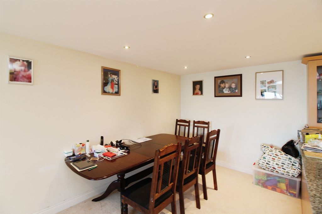 Property photo 3 of 15 Dining Room