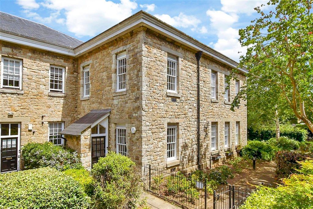 Property photo 2 of 15 Front Web