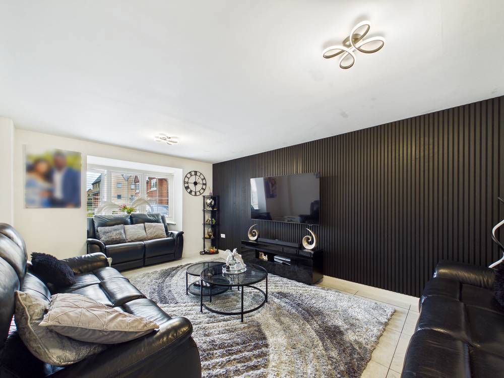 Property photo 3 of 22 Giraffe360-Still002