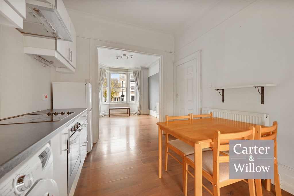 Property photo 2 of 11 Kitchen/Reception 