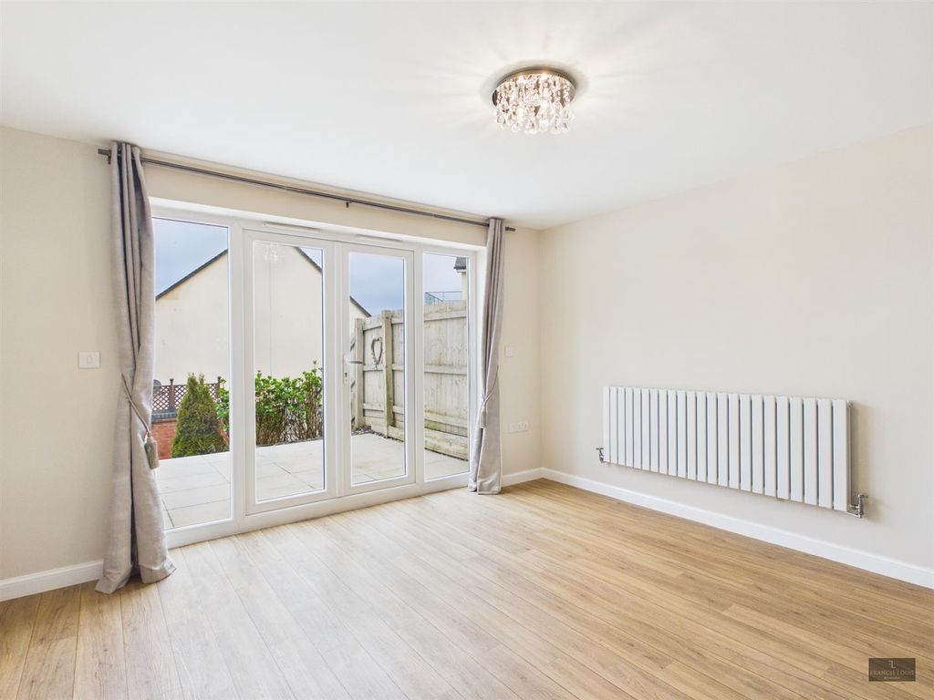 Property photo 3 of 15 Cam02887G0-Pr0615-Still027.Jpg