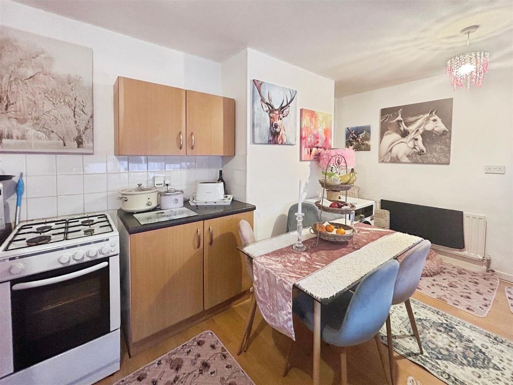 Property photo 3 of 13 2A