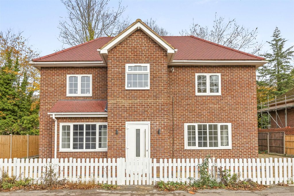 Property photo 1 of 18 Acme House, Wooburn Moor, Hp10 0Nh New-12.Jpg