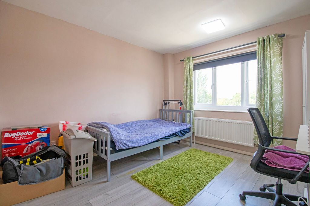 Additional image 9 of 2 bed flat for saleSalisbury Close, Scunthorpe DN17