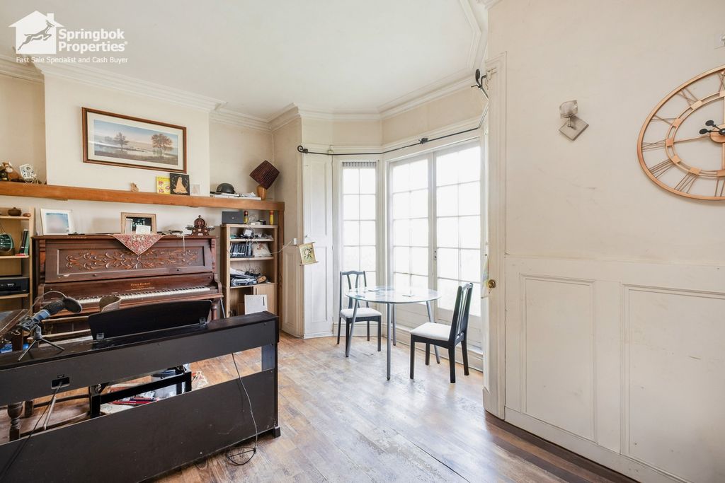 Property photo 3 of 16 Image 2