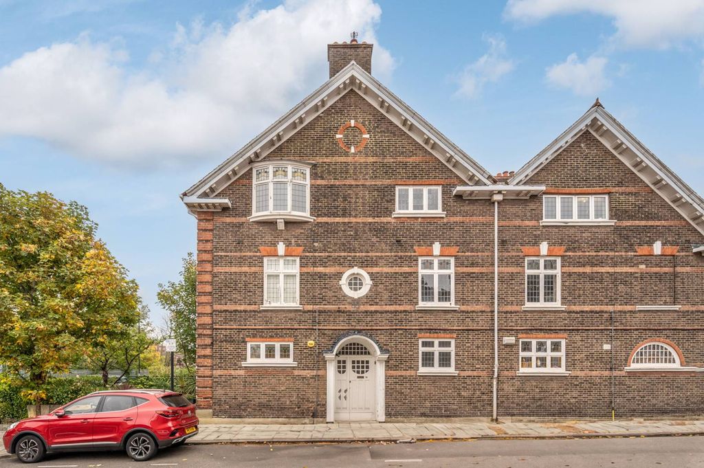 Property photo 1 of 11