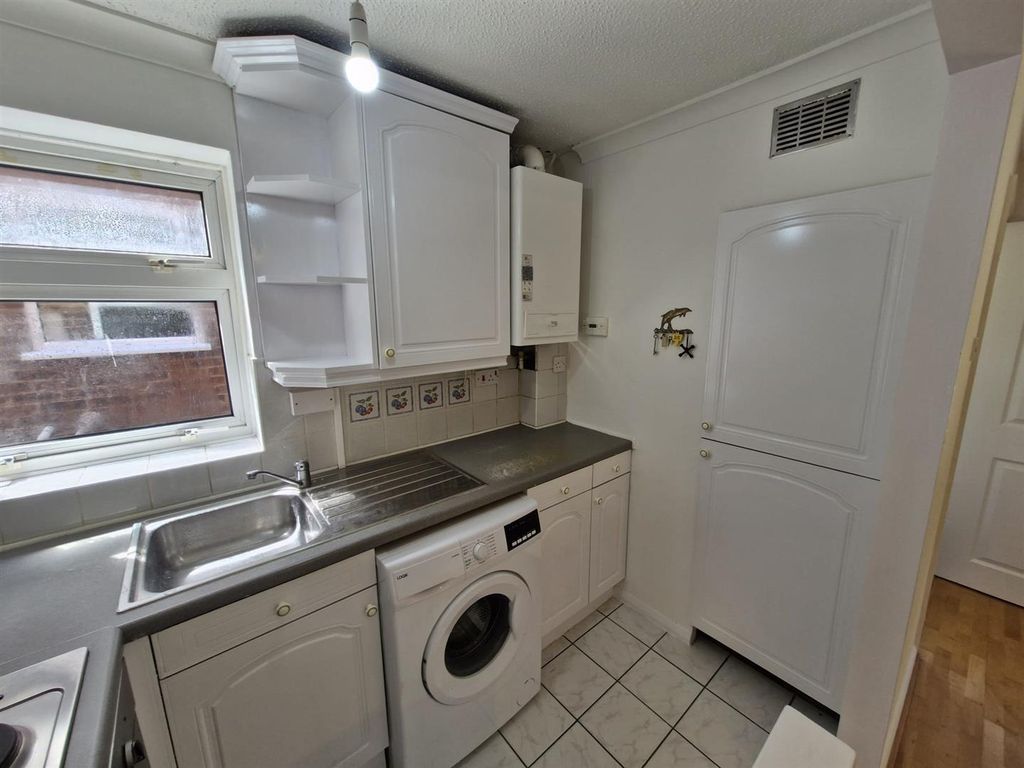 Property photo 3 of 27 4d0c323F-c261-46cd-A967-Aa7Bc7849E25.Jpg