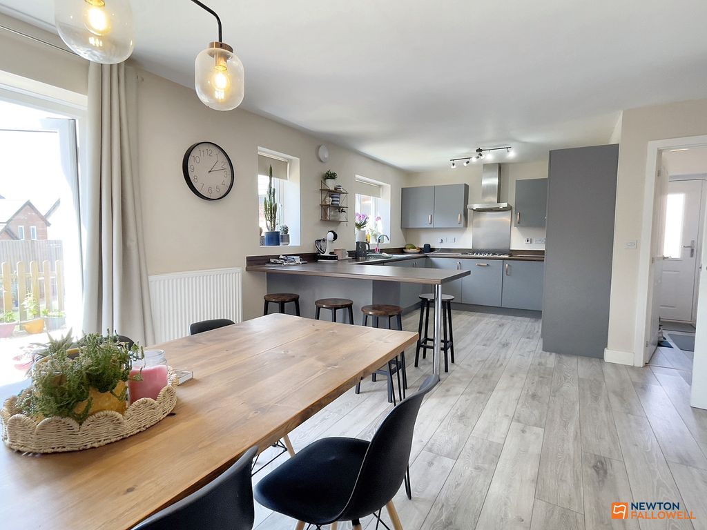 Property photo 3 of 35