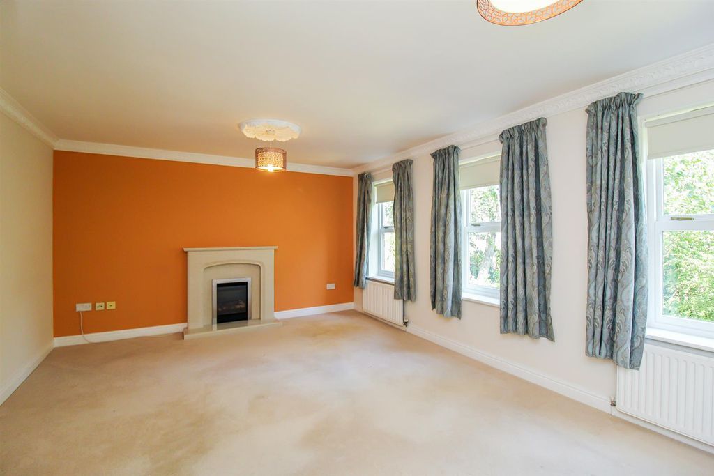 Property photo 2 of 9 Lounge/Diner