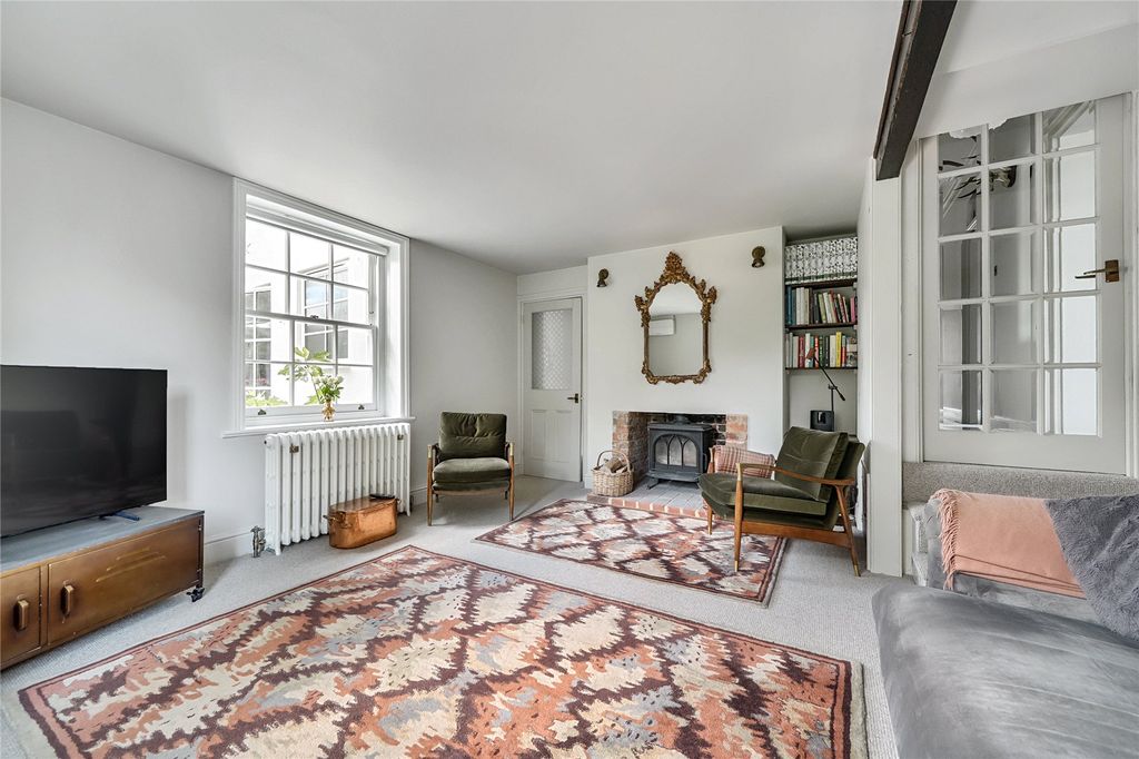 Additional image 4 of 4 bed flat for saleHigh Street, Headley, Hampshire GU35