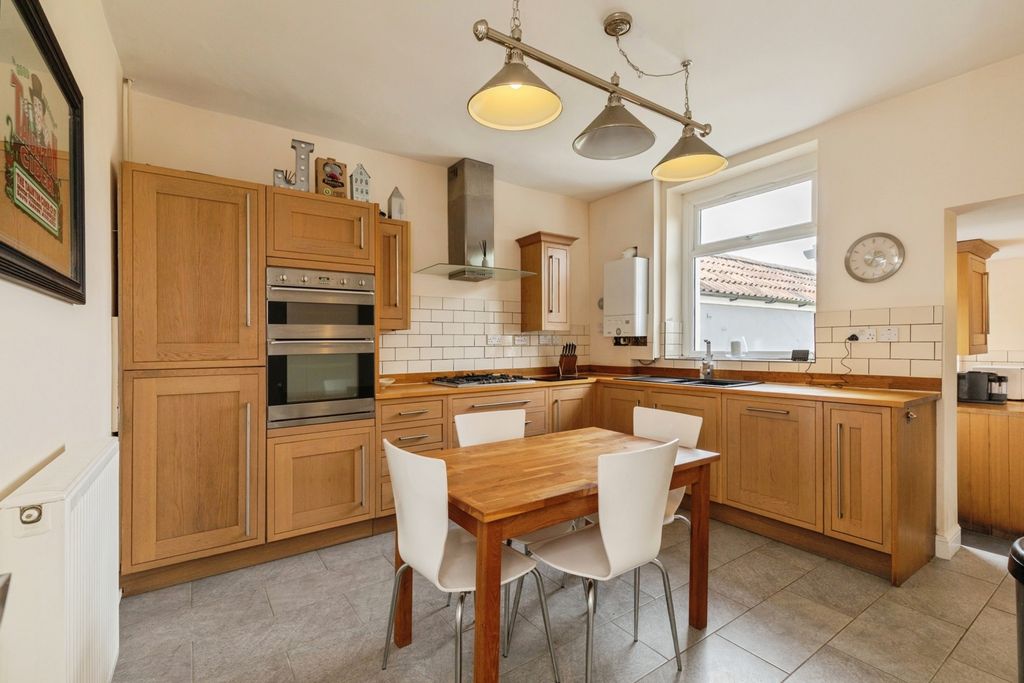 Property photo 2 of 8 Pbox-Img.Jpg
