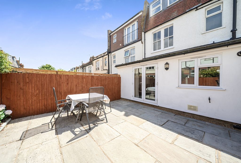 Property photo 3 of 23 1466248-19-6A0Dca...