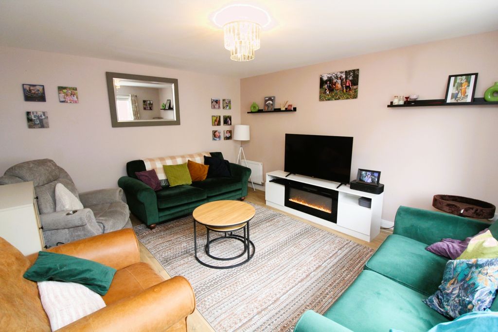 Property photo 2 of 32 Img_4957