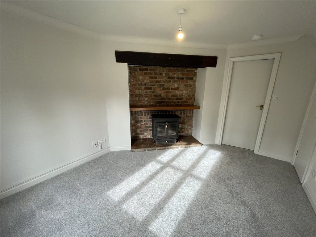 Property photo 2 of 11 Picture No. 15