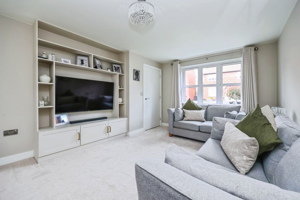 Property photo 3 of 19 Pbox-Img.Jpg