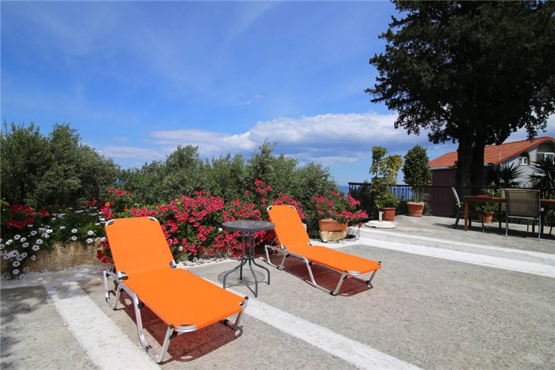 Property photo 2 of 20 Lounging