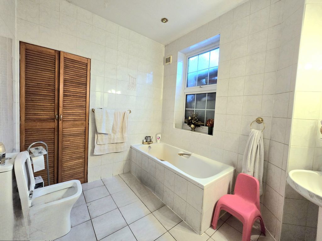 Additional image 24 of 7 bed detached house for saleGreat West Road, Hounslow, Greater London TW5