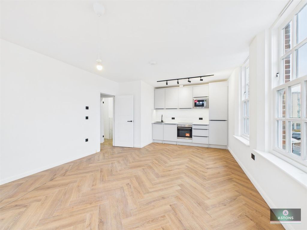 Property photo 2 of 5 Cam04622G0-Pr0147-Still020.Jpg