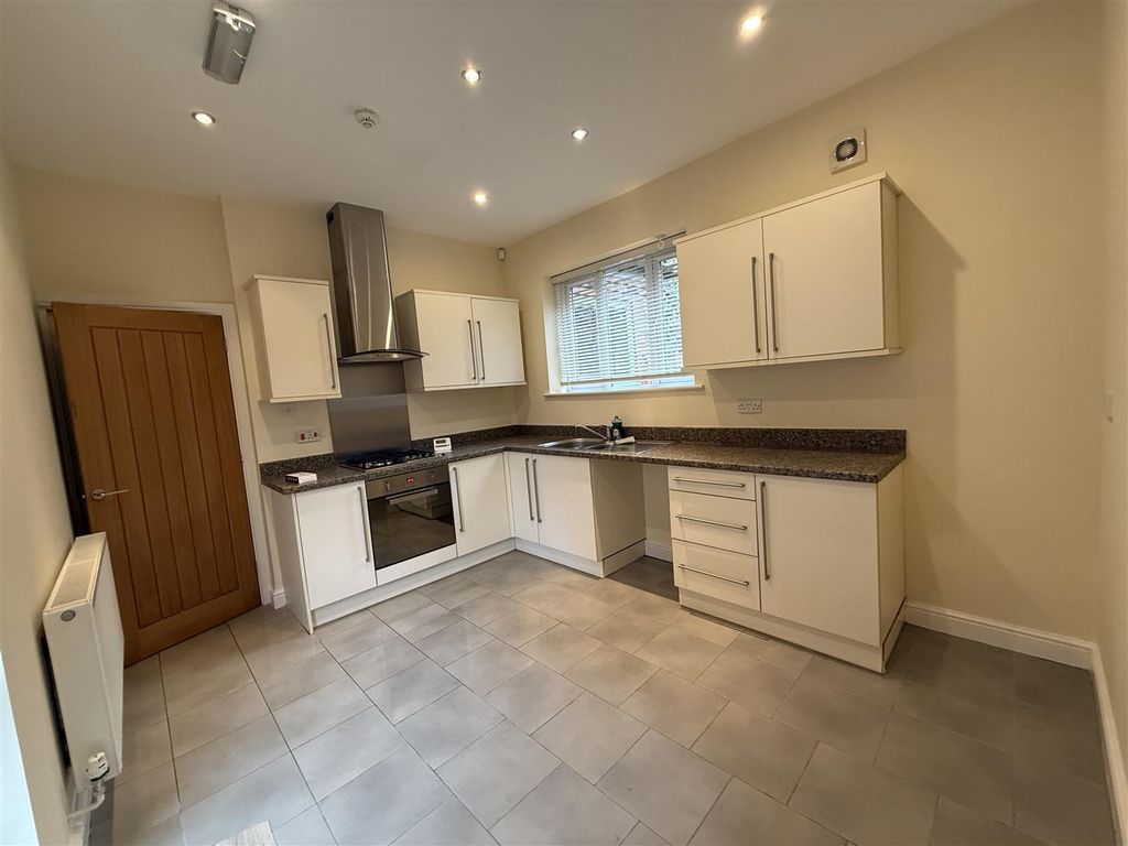 Property photo 2 of 6 Kitchen.Jpeg