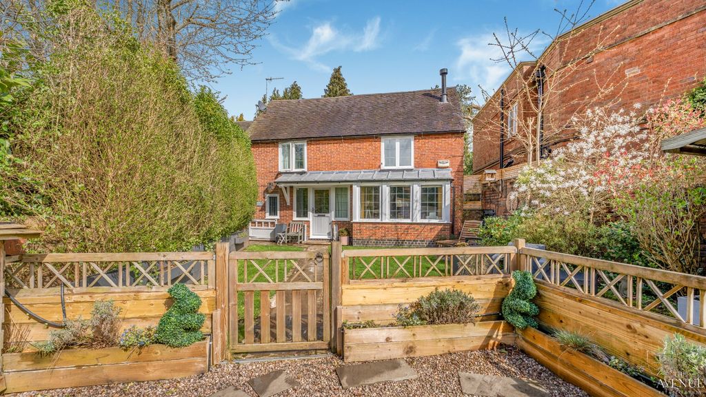 Property photo 1 of 32 4989272