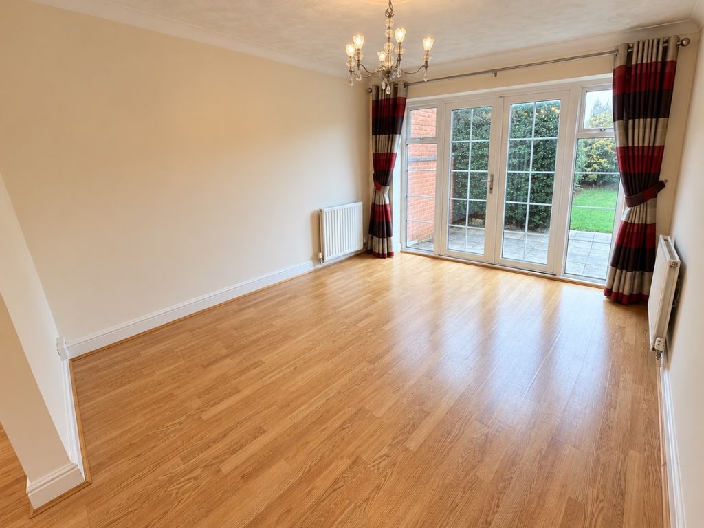 Property photo 3 of 12 6208774