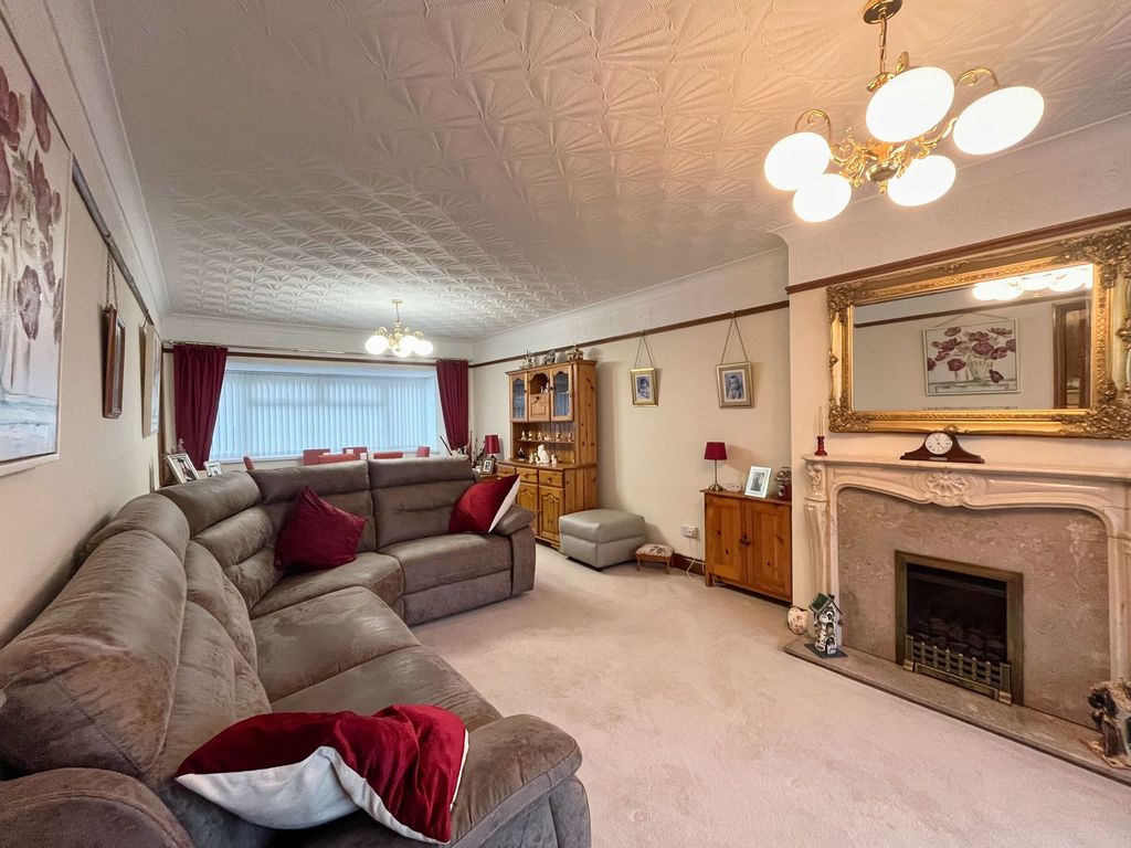 Property photo 3 of 54