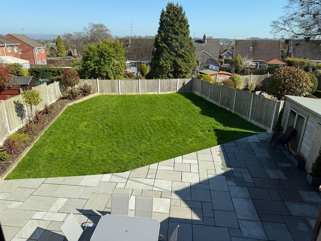 Property photo 2 of 23 9d8Feff5-F885-48d6-8939-23Afff8B4ce2.Jpg