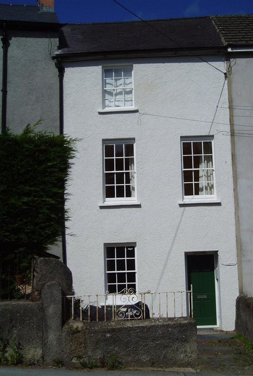 Property photo 1 of 5